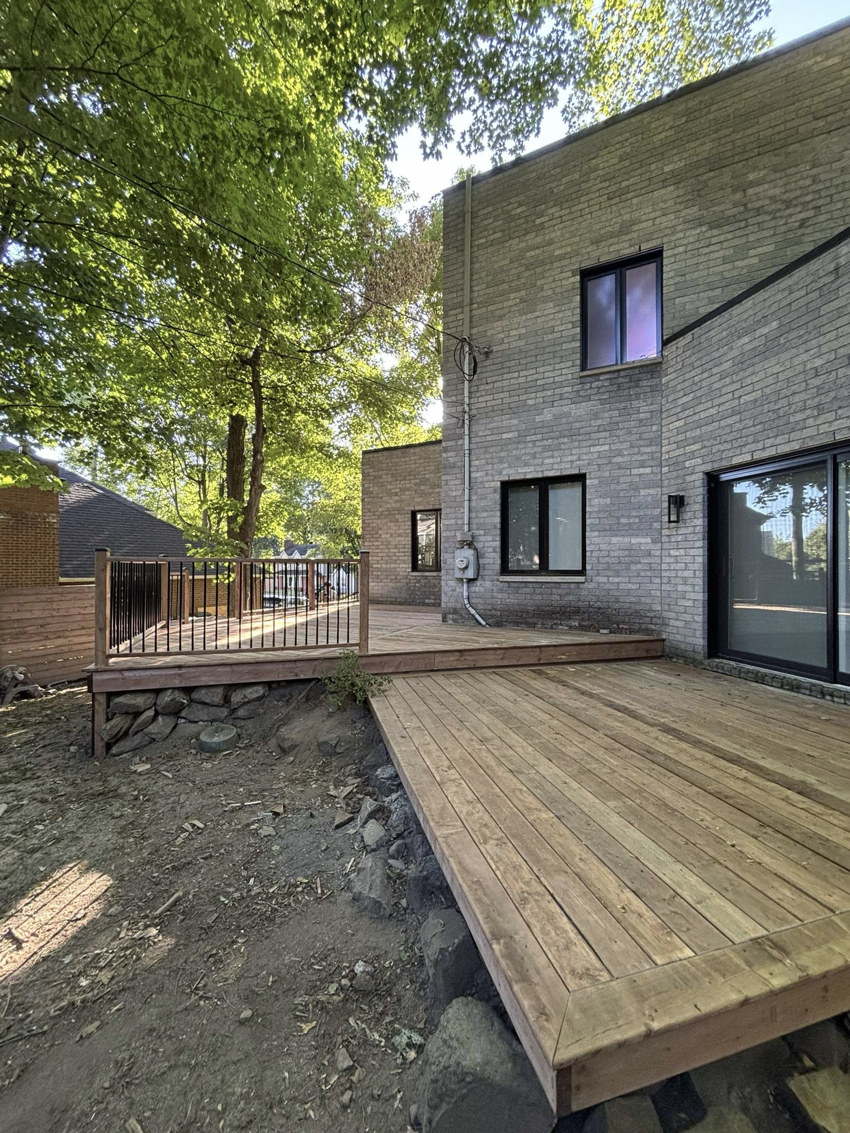 Construction de balcon en bois à Montréal
